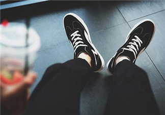 帆布鞋有油怎么清洗？帆布鞋上的油漬怎么去掉？