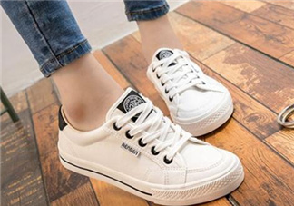 帆布鞋什么顏色好看？帆布鞋黑色好還是白色？