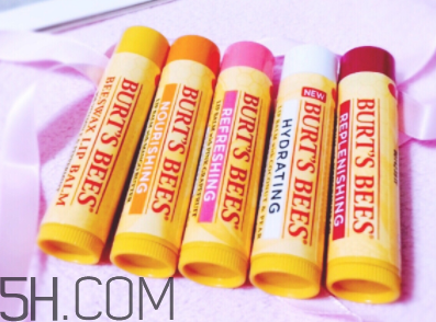 小蜜蜂水果味唇膏哪只好用？小蜜蜂水果味唇膏哪只好聞？