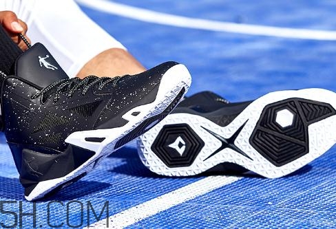 籃球鞋怎么清洗？籃球鞋可以水洗嗎？