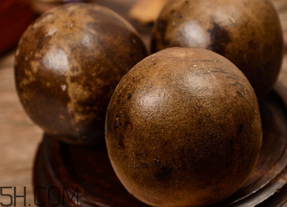 羅漢果泡水喝有什么好處？經(jīng)常用羅漢果泡水喝有什么壞處