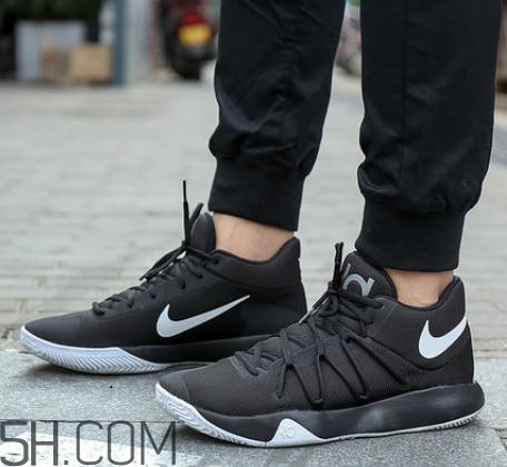 籃球鞋鞋底硬怎么辦？籃球鞋什么底最耐磨？