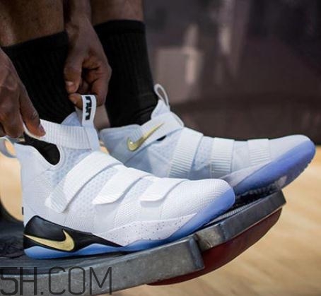 籃球鞋磨腳踝怎么辦？籃球鞋磨腳后跟怎么辦？