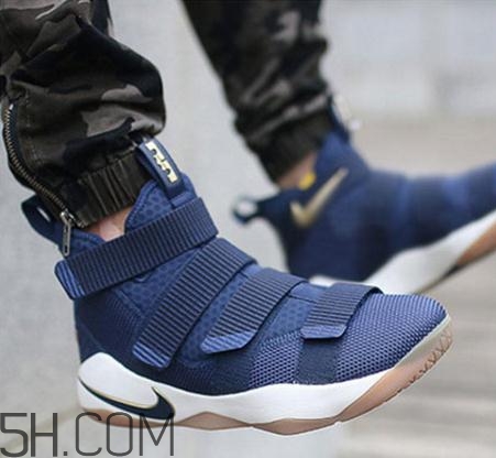 籃球鞋磨腳踝怎么辦？籃球鞋磨腳后跟怎么辦？