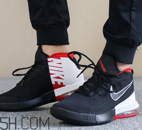 籃球鞋鞋碼偏大嗎？籃球鞋會越穿越大嗎？