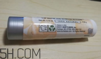 小蜜蜂細(xì)致修護(hù)唇膏很油嗎？夏天用合適嗎？