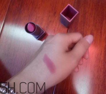 小蜜蜂口紅孕婦能用嗎？小蜜蜂口紅怎么樣？