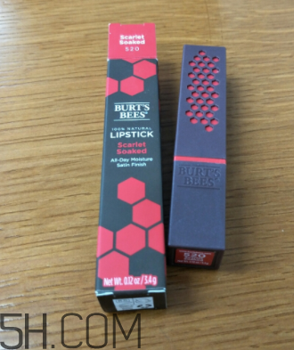 小蜜蜂口紅好用嗎？小蜜蜂口紅試色