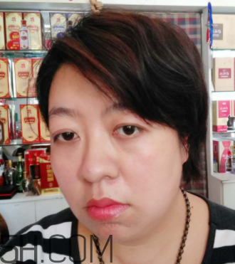 小蜜蜂口紅好用嗎？小蜜蜂口紅試色