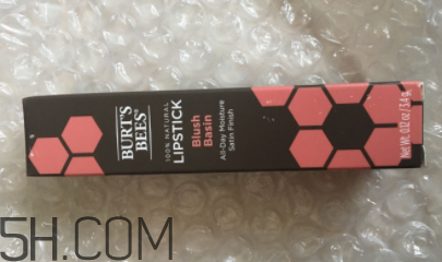 小蜜蜂口紅好用嗎？小蜜蜂口紅試色