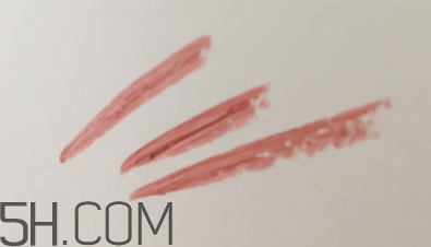 小蜜蜂口紅好用嗎？小蜜蜂口紅試色