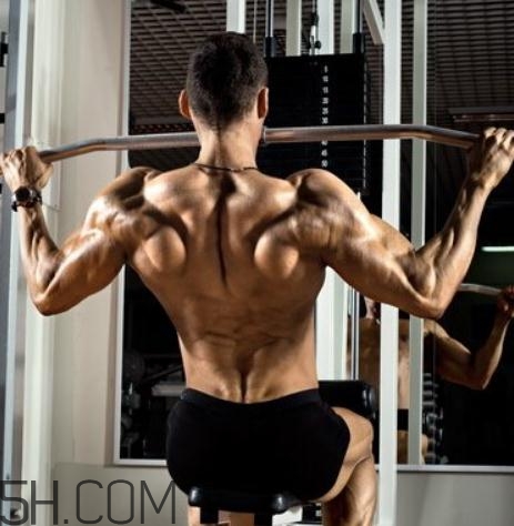 高位下拉練哪些肌肉？高位下拉的標(biāo)準(zhǔn)動作