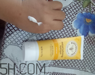 小蜜蜂潤膚露怎么樣？小蜜蜂潤膚露好用嗎？