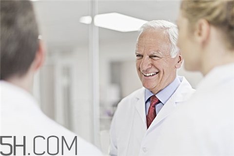 青光眼做手術(shù)多少錢？青光眼做手術(shù)住院多久？