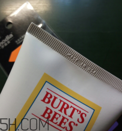 小蜜蜂水洗面膜敷多長(zhǎng)時(shí)間？小蜜蜂水洗面膜用法