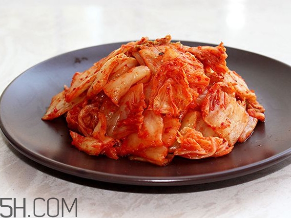 辣白菜是酸的嗎？辣白菜是泡菜嗎