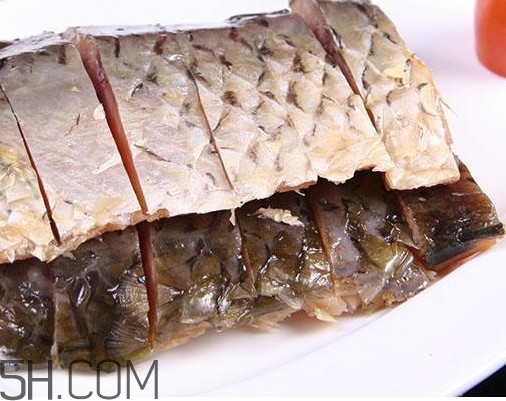 腌咸魚鹽和魚的比例是多少？咸魚一般腌多久才能曬