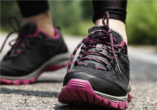 登山鞋要買大一碼嗎？登山鞋會(huì)越穿越大嗎？