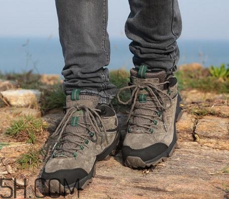 登山鞋要買大一碼嗎？登山鞋會越穿越大嗎？