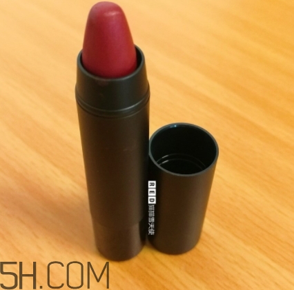 focallure菲鹿兒口紅好用嗎？菲鹿兒口紅色號試色