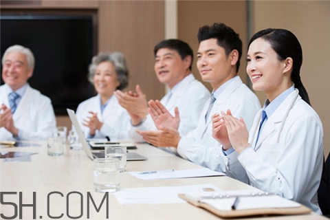 白內(nèi)障能針灸嗎？白內(nèi)障能配眼鏡嗎？