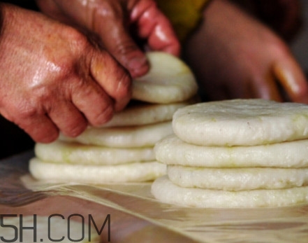 糍粑不能和什么一起吃？糍粑哪些人不能吃