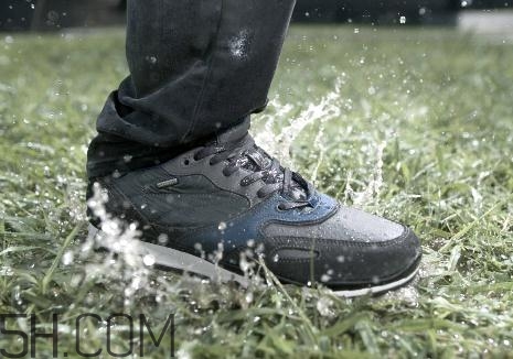 geox的鞋子一般多少錢(qián)？geox鞋子價(jià)格