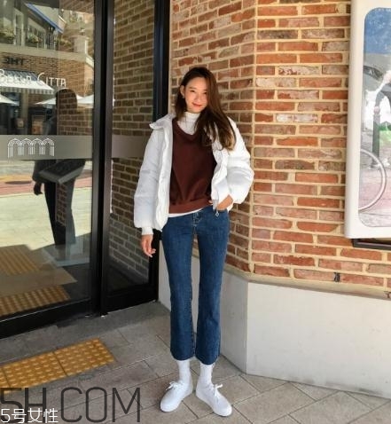 白色羽絨服怎么搭配？白色羽絨服搭配圖片