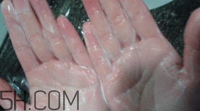 御泥坊黑玫瑰潔面乳怎么樣？御泥坊黑玫瑰潔面乳好用嗎？