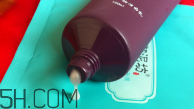 御泥坊黑玫瑰潔面乳怎么樣？御泥坊黑玫瑰潔面乳好用嗎？