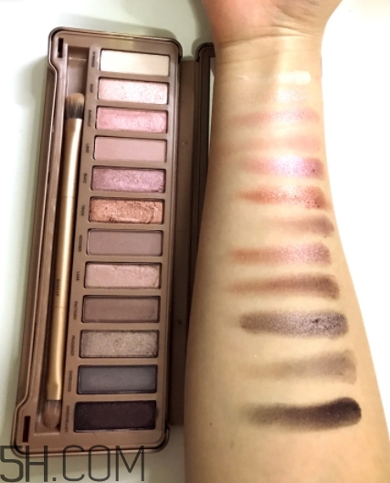 w7十二色眼影盤和urban decay眼影盤試色對比 w7十二色眼影盤和urban decay眼影盤試色對比