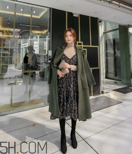 綠色大衣配什么顏色打底衫？綠色大衣里面配什么？