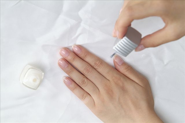 做指甲對(duì)身體有什么傷害 指甲的護(hù)理小知識(shí) 做指甲對(duì)身體有什么傷害 指甲的護(hù)理小知識(shí)