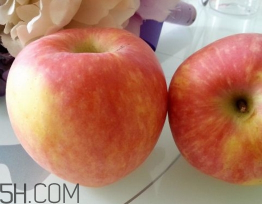 蘋果泥為什么是紅色的？蒸熟的蘋果泥和生蘋果泥有區(qū)別嗎