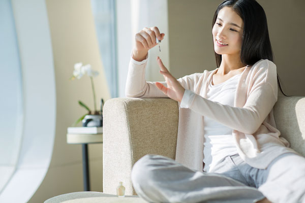 做指甲對(duì)身體有什么傷害 指甲的護(hù)理小知識(shí) 做指甲對(duì)身體有什么傷害 指甲的護(hù)理小知識(shí)