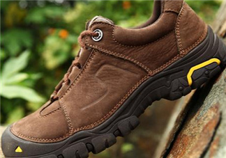 徒步鞋要買大一碼嗎？徒步鞋重嗎？