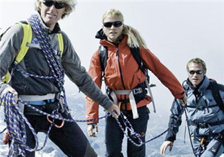 沖鋒衣可以當(dāng)雨衣嗎？沖鋒衣能防水嗎？