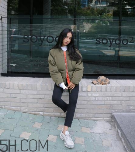 綠色羽絨服怎么搭配？綠色羽絨服搭配圖片