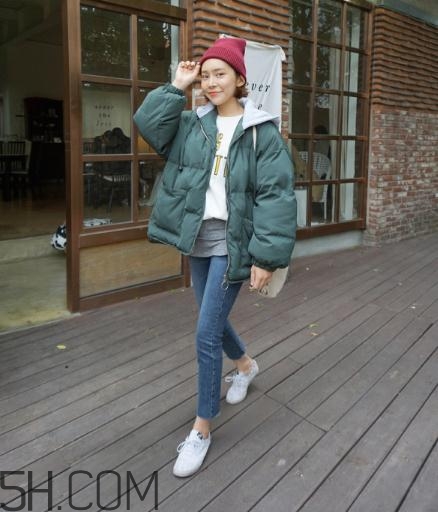綠色羽絨服怎么搭配？綠色羽絨服搭配圖片