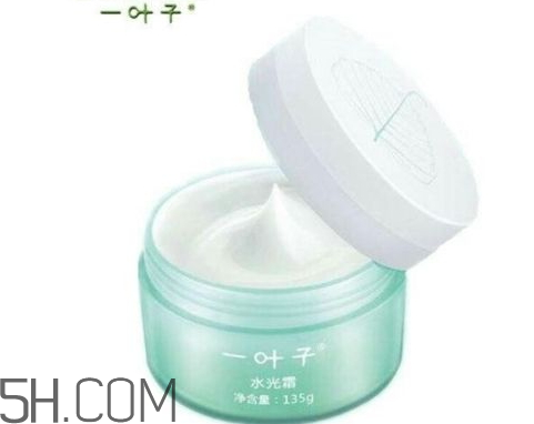 水光霜和氣墊的區(qū)別 水光霜和氣墊哪個好用 水光霜和氣墊的區(qū)別 水光霜和氣墊哪個好用