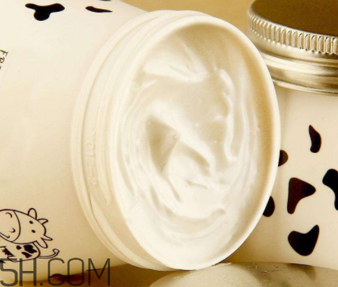 水光霜和爆奶霜的區(qū)別 水光霜和粒子霜的區(qū)別 水光霜和爆奶霜的區(qū)別 水光霜和粒子霜的區(qū)別