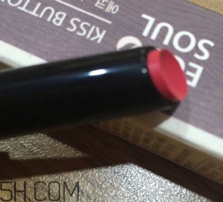 稚優(yōu)泉和得鮮哪個(gè)好？稚優(yōu)泉和得鮮口紅對(duì)比