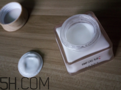 御泥坊礦物養(yǎng)膚霜怎么樣？御泥坊礦物養(yǎng)膚霜好用嗎？