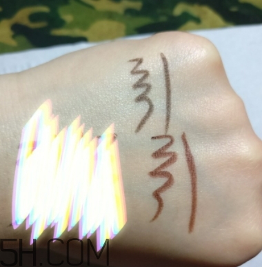 稚優(yōu)泉眼線膠筆好用嗎？稚優(yōu)泉眼線膠筆和眼線液筆哪個好