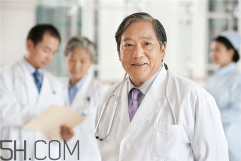 牙周炎吃頭孢有用嗎？牙周炎吃維生素c有用嗎？