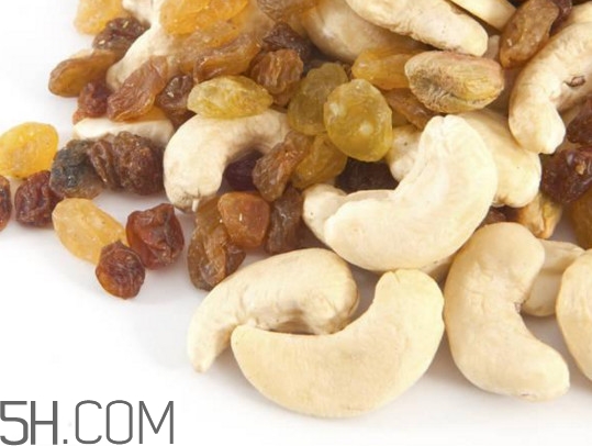 腰果有黑斑點(diǎn)能吃嗎？腰果為什么有黑點(diǎn)