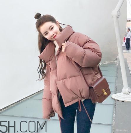 面包服是羽絨服嗎？面包服和羽絨服的區(qū)別