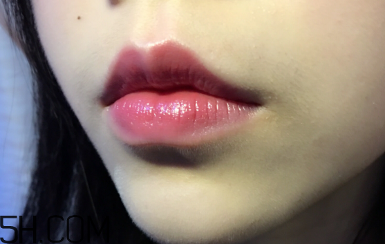 雅詩(shī)蘭黛和迪奧口紅哪個(gè)好用？雅詩(shī)蘭黛傾慕420口紅怎么樣？