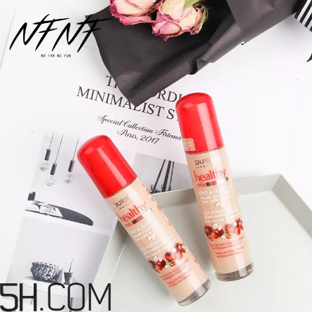 妙巴黎果療美肌粉底液好用嗎？妙巴黎果然和果療粉底液的區(qū)別對(duì)比