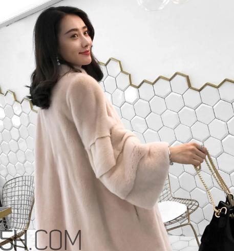 水貂絨大衣可以水洗嗎？水貂絨能用洗衣機(jī)洗嗎？